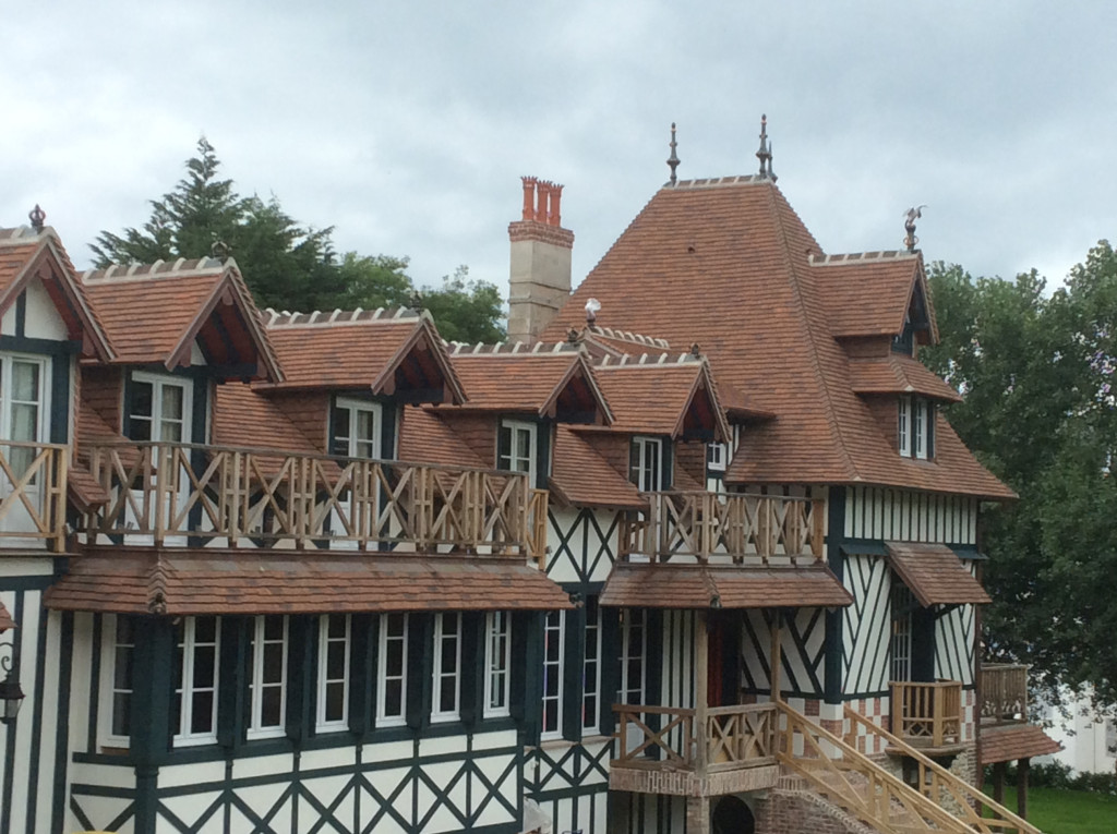 Prix Technique Cette grande maison normande à Trouville-sur-Mer, restaurée par l'entreprise ENC-CGB, a reçu le prix Technique. 